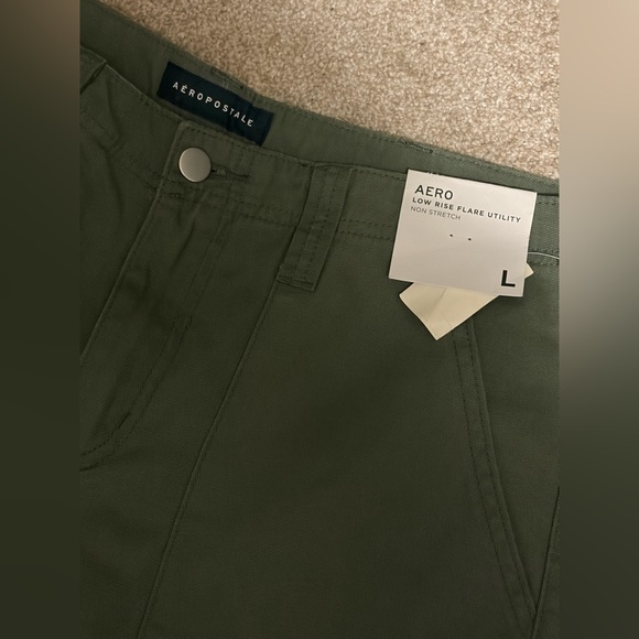 NEW Aeropostale Women Relaxed Fit Mid Y2K Straight Leg Utility Cargo Pant - Picture 3 of 10